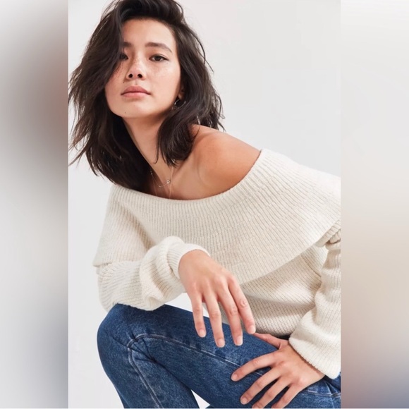 Ivory Kimchi Blue Sweater with Ruffle Collar - Picture 2 of 11